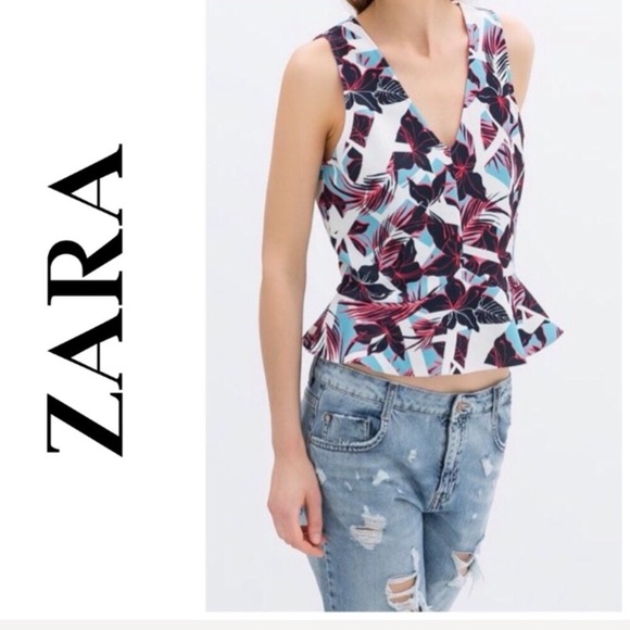 Zara Tops - NEW Zara floral print v neck peplum top size L